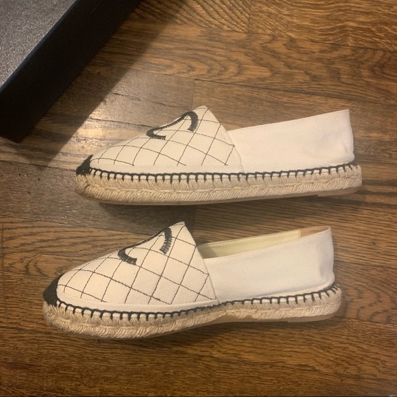 Gorgeous 🖤Chanel espadrilles 40 - Picture 3 of 12
